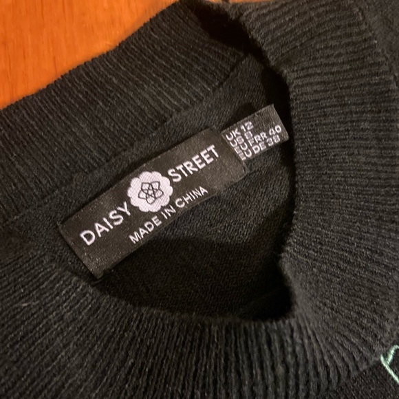 Daisy Street Black Embroidered Vintage Pullover - Picture 12 of 12